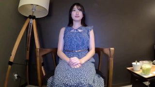 回到故乡 和一岁年龄差的母亲 反复的浓厚亲吻 三尾惠